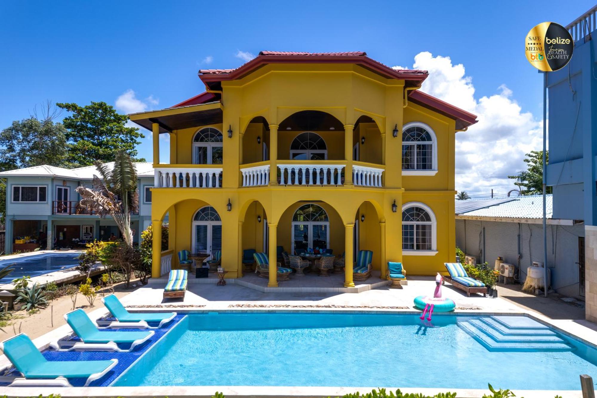 Blue Parrot Beach House And Villas Hopkins Exterior foto
