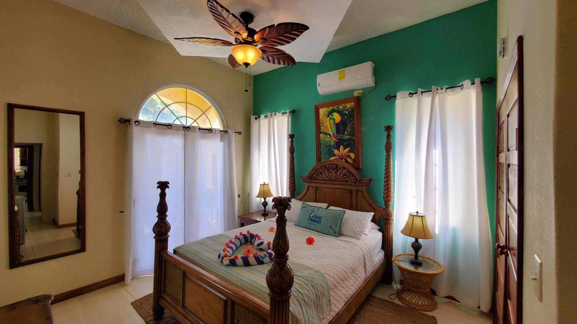 Blue Parrot Beach House And Villas Hopkins Exterior foto