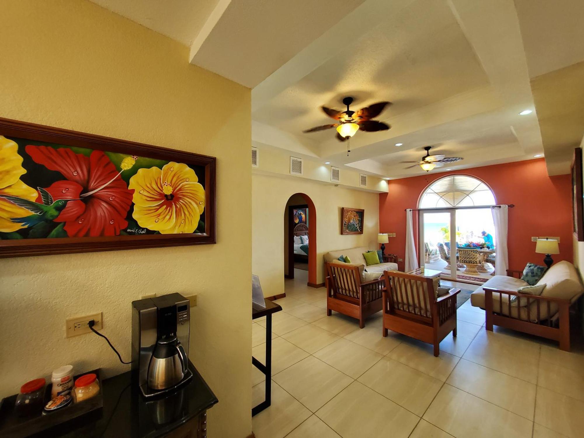 Blue Parrot Beach House And Villas Hopkins Exterior foto